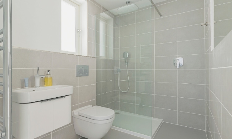 corner shower screen installation