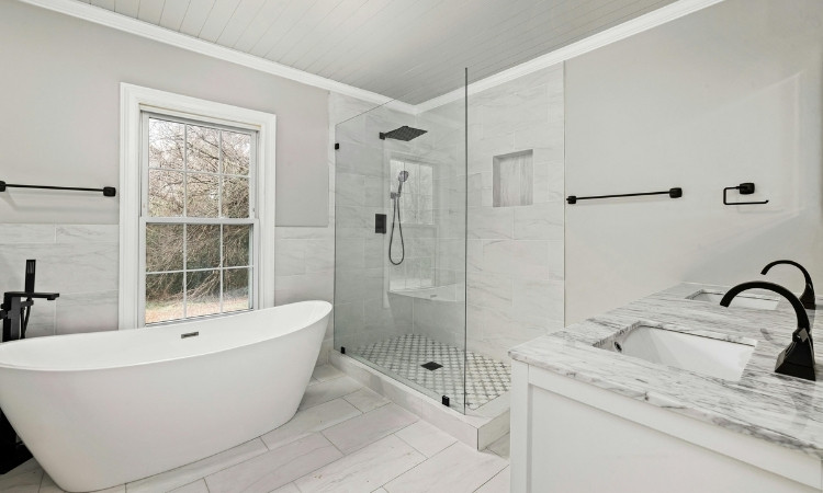 Difference between Shower Screens and Shower Curtains
